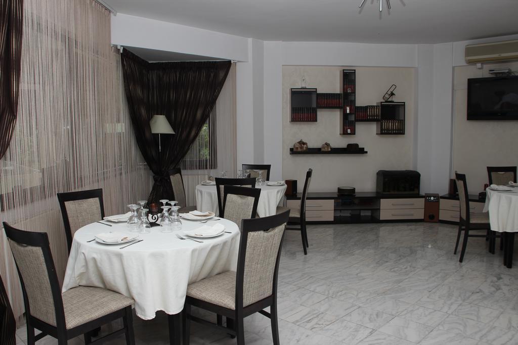 Vila Royal Urziceni المظهر الخارجي الصورة